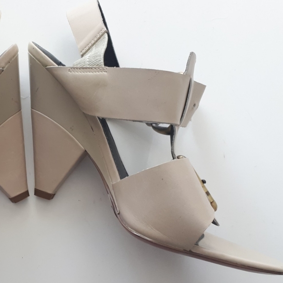 Leather Triangular Heel Sandals with Buckles - Picture 4 of 9